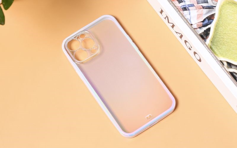 Nên dùng ốp lưng cứng hay dẻo cho smartphone? Loại nào an toàn hơn?